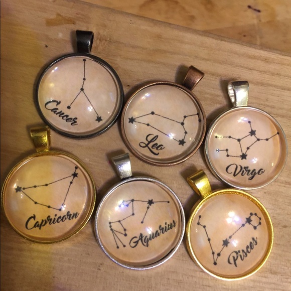 HANDMADE 🌙 CONSTELLATION PENDANT - Picture 3 of 4